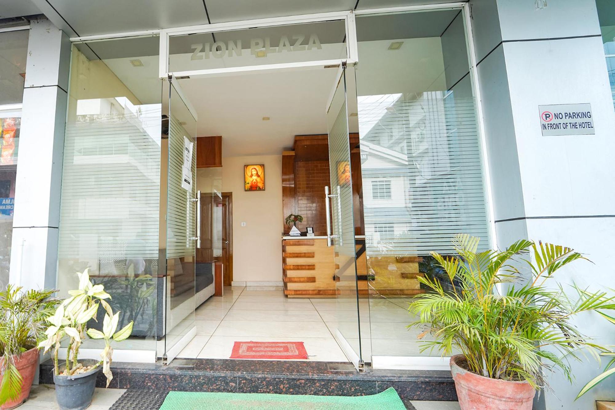 Zion Plaza Hotell Nedumbassery Eksteriør bilde